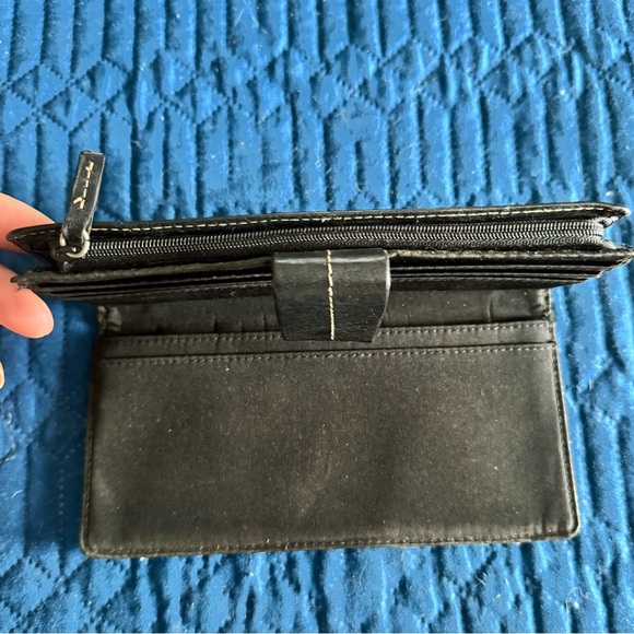 Kennth Cole reaction leather wallet - Picture 4 of 4